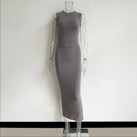 NEW 2 piece grayish long skirt with top - Picture 3 of 4